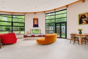 Sitting Room_HMH- click for photo gallery